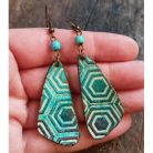 Hatszögek - háromszög bőr fülbevaló