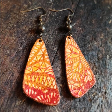 Csipke mintás - háromszög alakú bőr fülbevaló