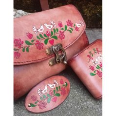 Kártyatartó festett madár mintás