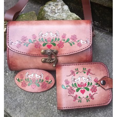 Kártyatartó festett madár mintás