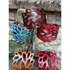 Karkötő hullámos áttört mintával