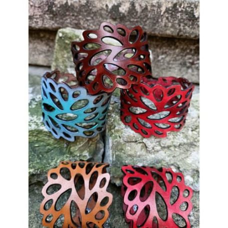 Karkötő hullámos áttört mintával