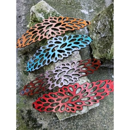 Karkötő hullámos áttört mintával