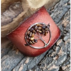 Barna karkötő tigrisszemes életfa medállal