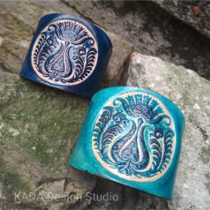 Türkizkarkötő magyaros nyomott mintával