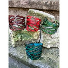 Karkötő leveles áttört mintával