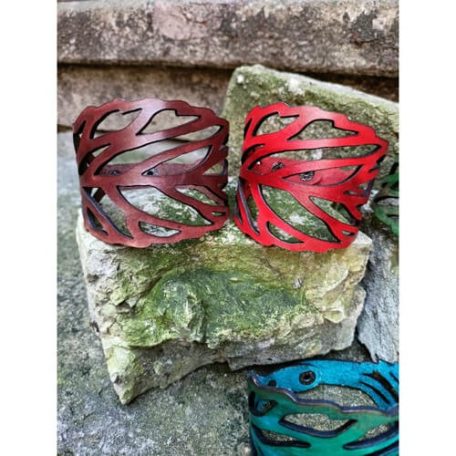 Karkötő leveles áttört mintával