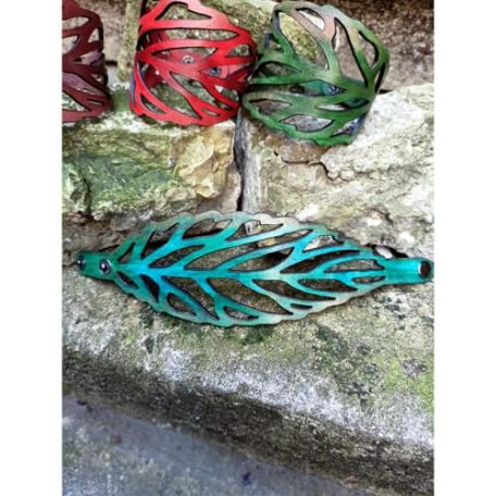 Karkötő leveles áttört mintával