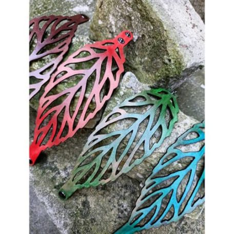 Karkötő leveles áttört mintával