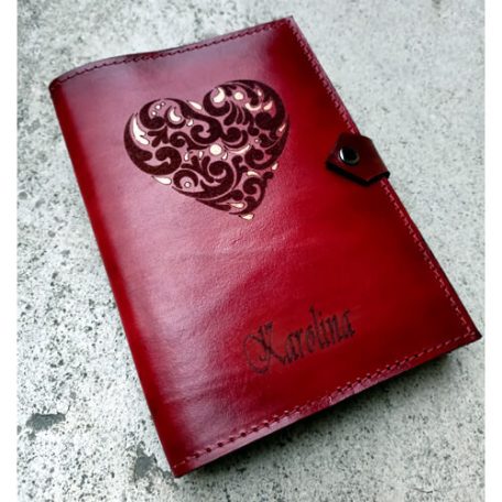 Naptár borító díszes szív mintával