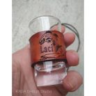 Nyakba akasztható névre szóló felespohár.