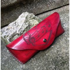 Hangjegy mintás szemüvegtok